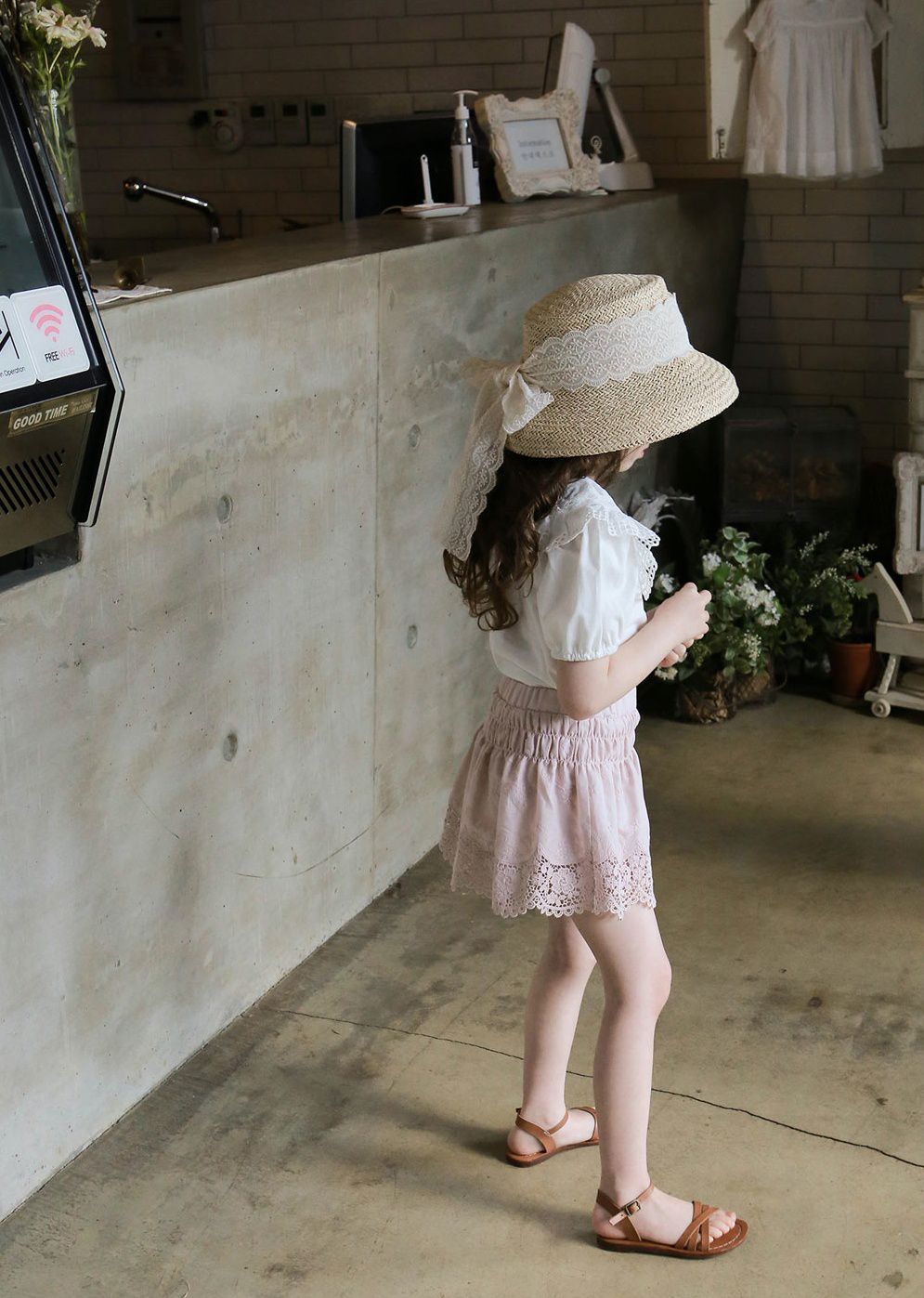 韓國 PuellaFLO - 鏤空格子大白領上衣-象牙白