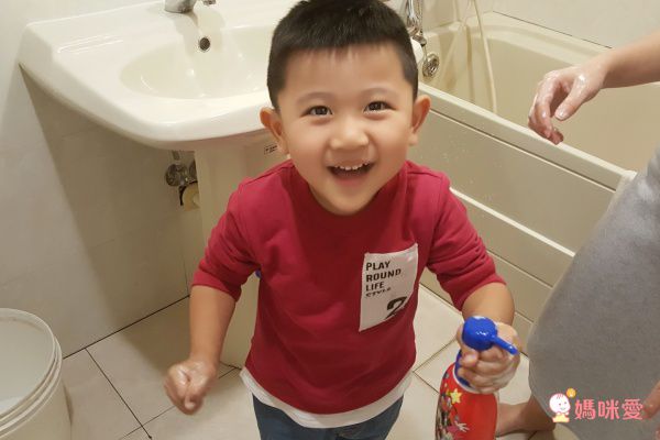 日本超人氣 TOMICA 車車入浴球，增添孩子洗澡樂趣