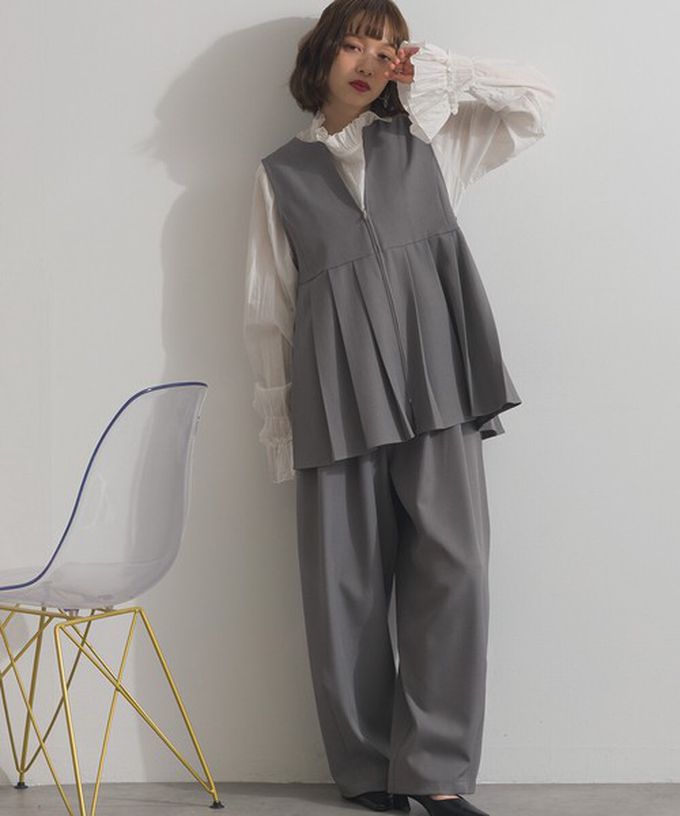 日本 ELENCARE DUE - 正式感斜紋布優雅百褶背心-卡其棕