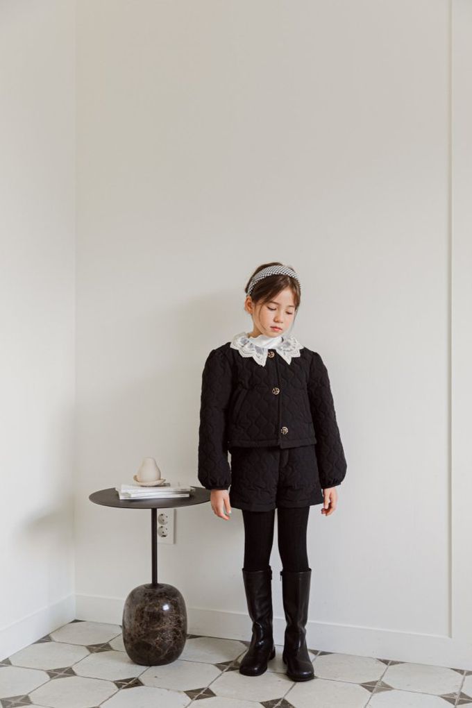 韓國 Berryberry - 高貴圓形壓紋短褲-奶油白