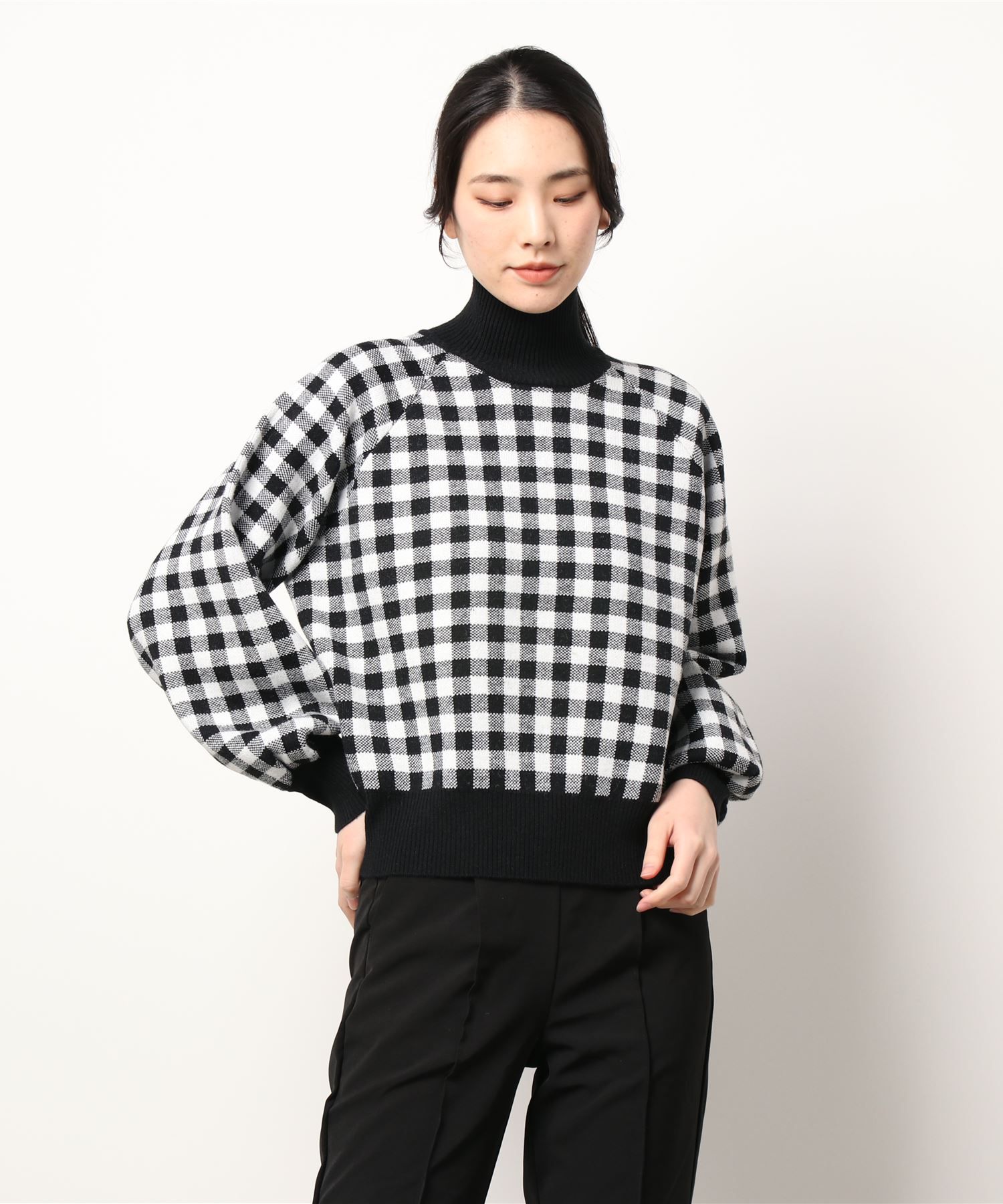 日本 Riche Glamour - 撞色格紋澎澎袖短版立領毛衣-杏