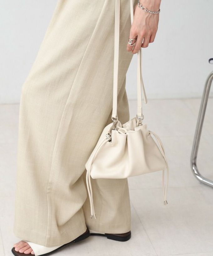 日本 Bab - 輕巧抽繩可愛感側背小包-白