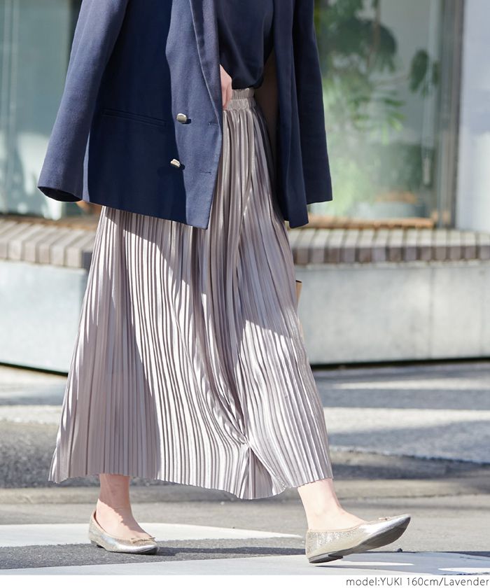 日本 COCA - [定番] 光澤百搭百褶長裙-卡其