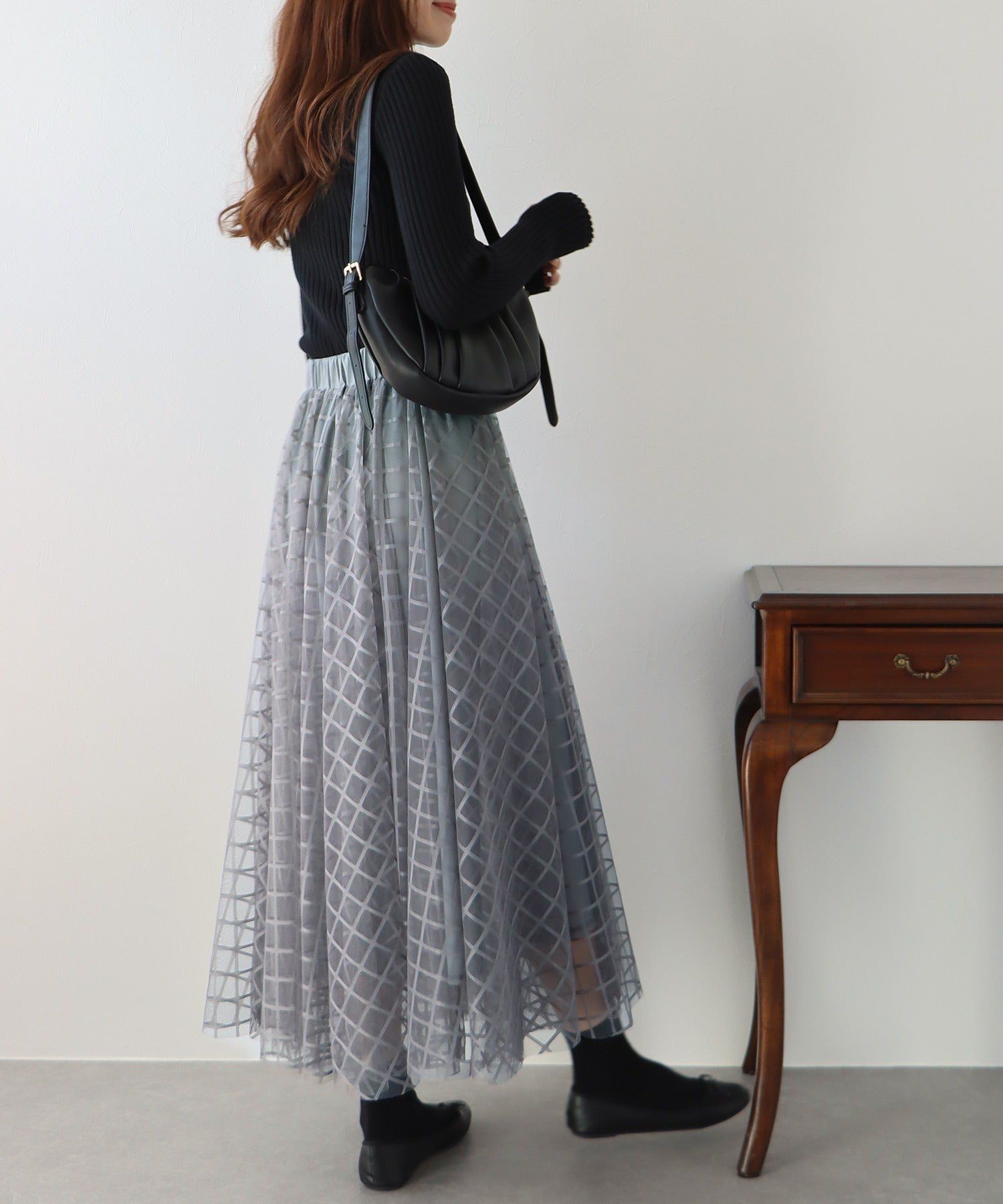 日本 BLUE EAST - 優雅格紋修身紗裙-簡約黑