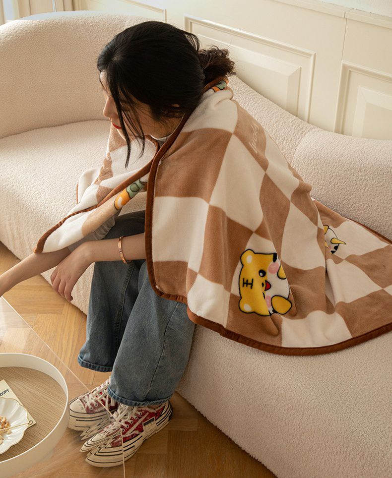 珊瑚絨質感披肩懶人毯｜披、蓋兩用，還能變化穿法親膚保暖❤