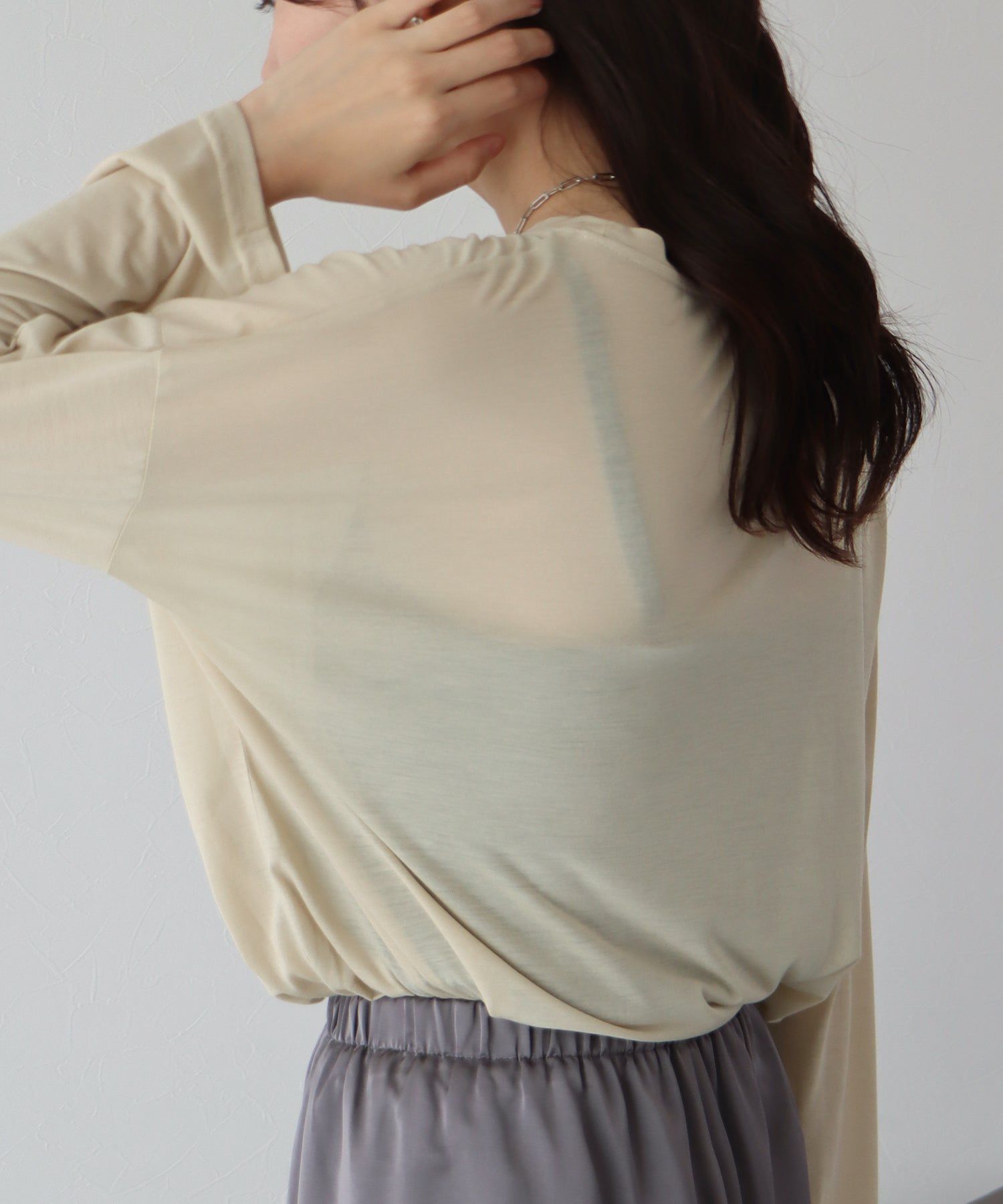 日本 BLUE EAST - 柔軟薄透落肩長袖上衣-粉