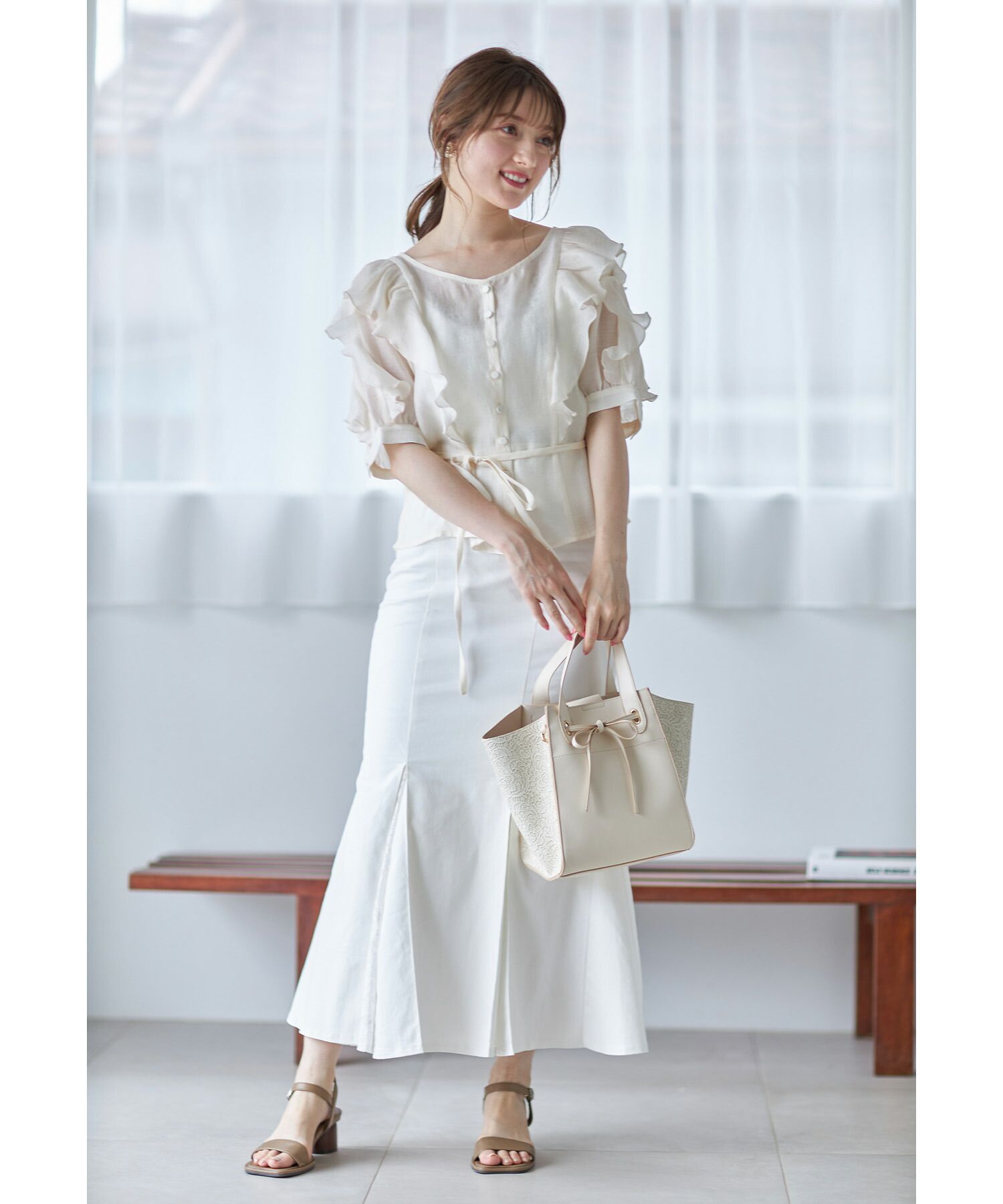 日本 tocco-closet - 優雅光澤感綁帶短袖上衣-星塵粉