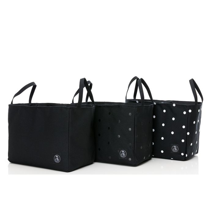 經典萬用分隔袋共有素面個性黑、黑底白點點、黑底黑點點三色可選擇喔！