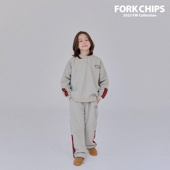 韓國 FORK CHIPS - 鬆緊腰穿越星星防風休閒長褲-灰卡其
