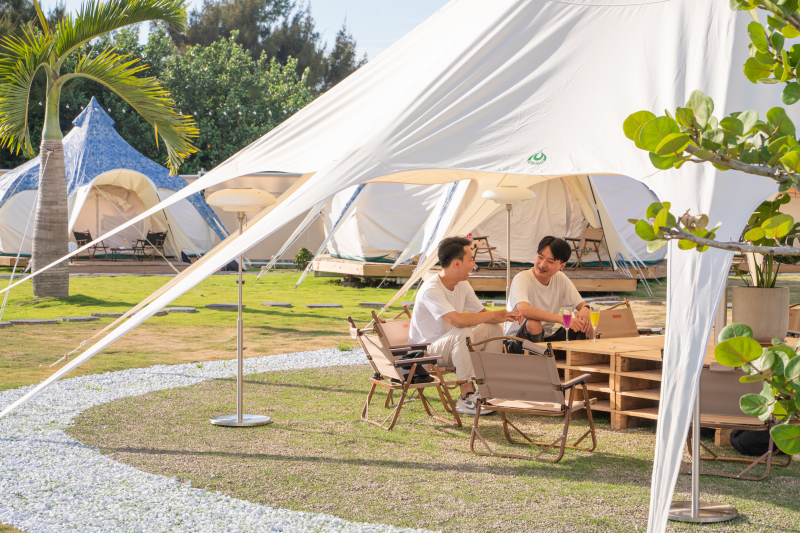 蟬說: 夕陽漫漫 Slowly Sunset Glamping - 平日入住-[豪華露營 5 米水滴帳]/四人房兩大床一泊二食再贈下午茶-12歲(含)以下孩童免費兩位可共食-優惠效期至 2024/01/31