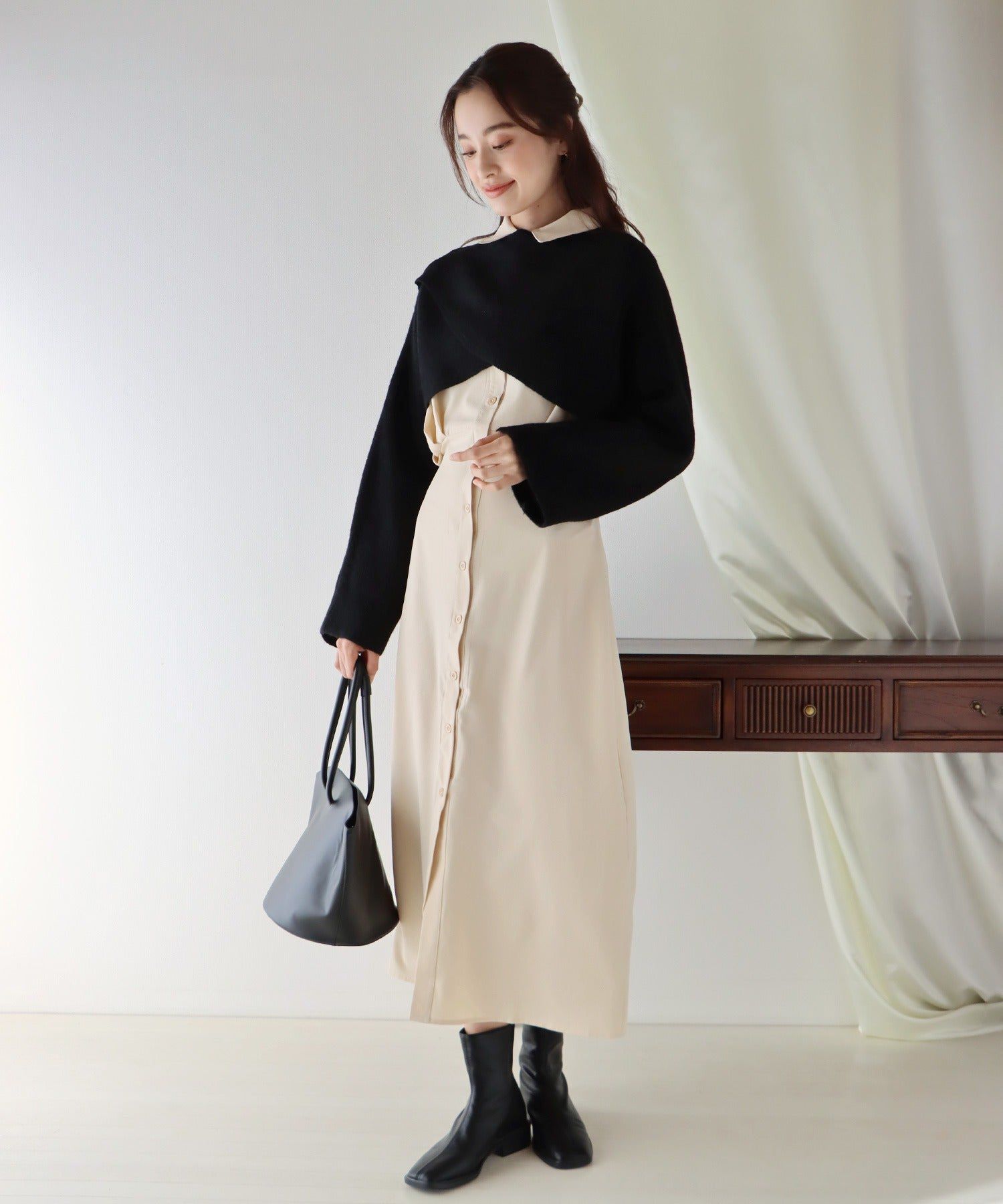 日本 BLUE EAST - 交叉短版針織長袖罩衫-淺灰