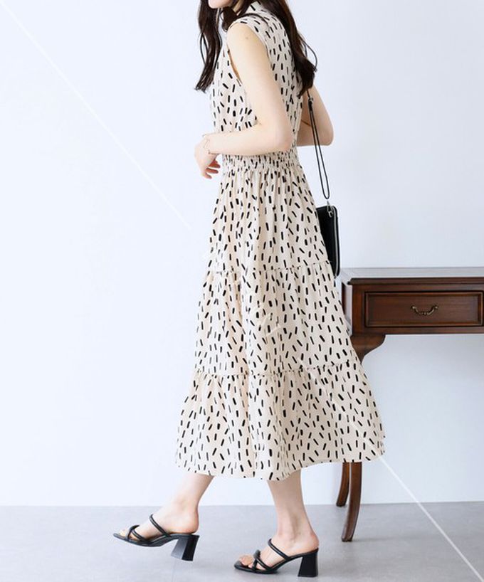 日本 BLUE EAST - 接觸冷感 縮腰顯瘦立領無袖洋裝-花朵-海軍藍 (M)