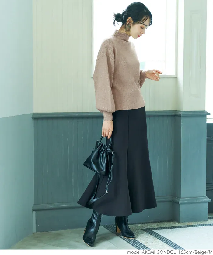 日本 COCA - 立領修身坑條落肩針織毛衣-米杏