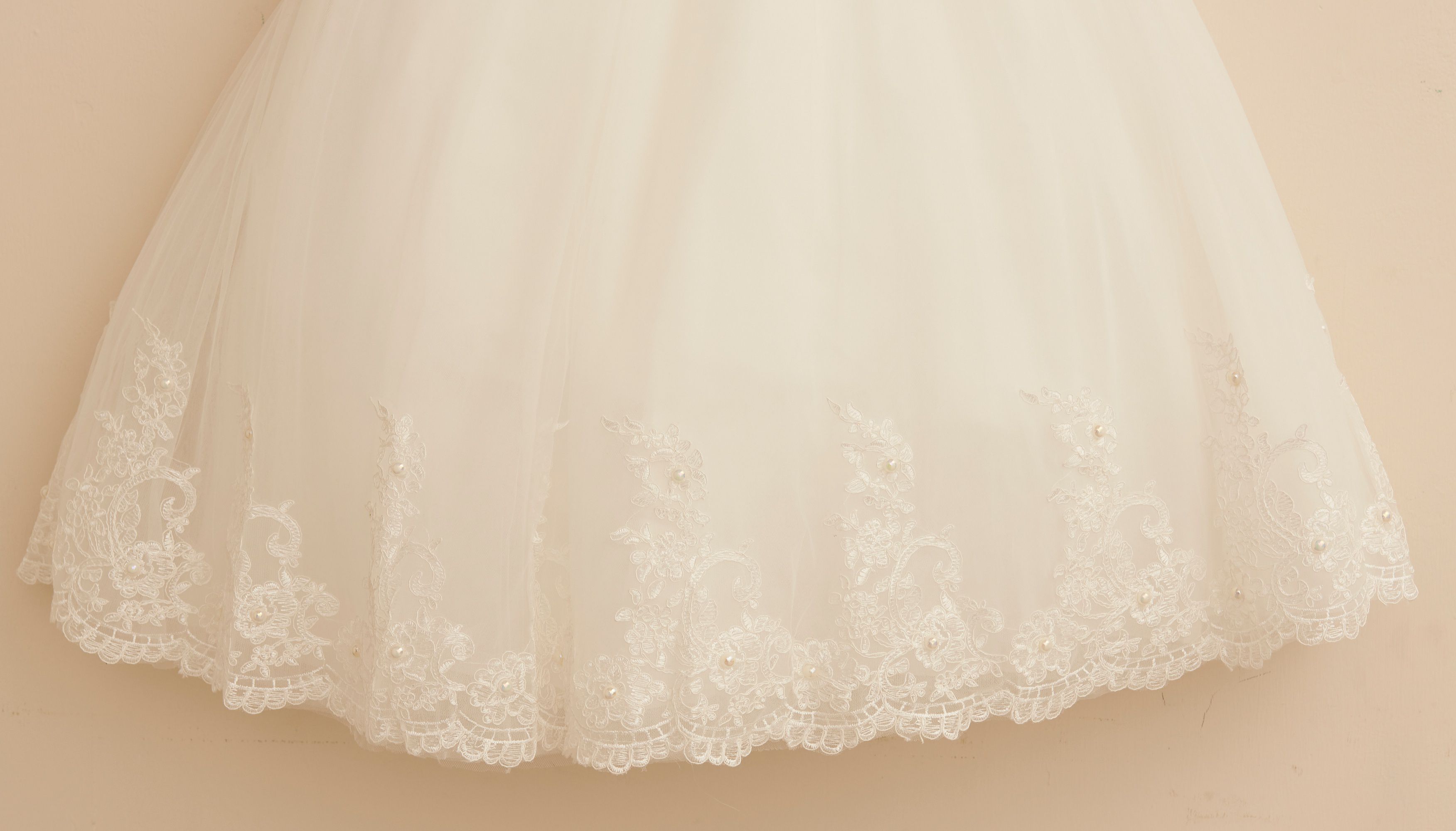 Love, Charlotte - 典雅風短袖蕾絲上衣白紗長裙禮服