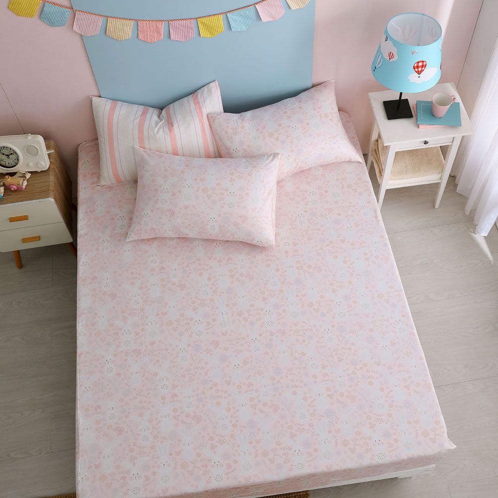 鴻宇 HongYew - 雙人特大床包枕套組 美國棉授權品牌 300織-眠眠兔-粉