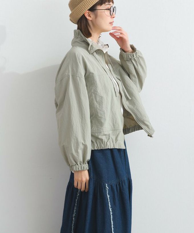 日本 Lupilien - 輕盈俏麗特色領尼龍短版薄外套-黑