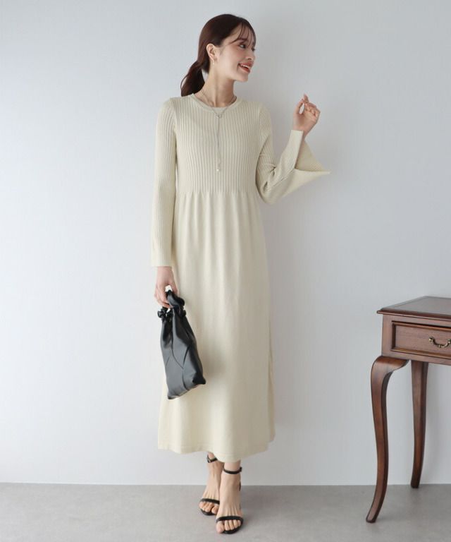 日本 BLUE EAST - 優雅花瓣袖羅紋針織洋裝-粉膚