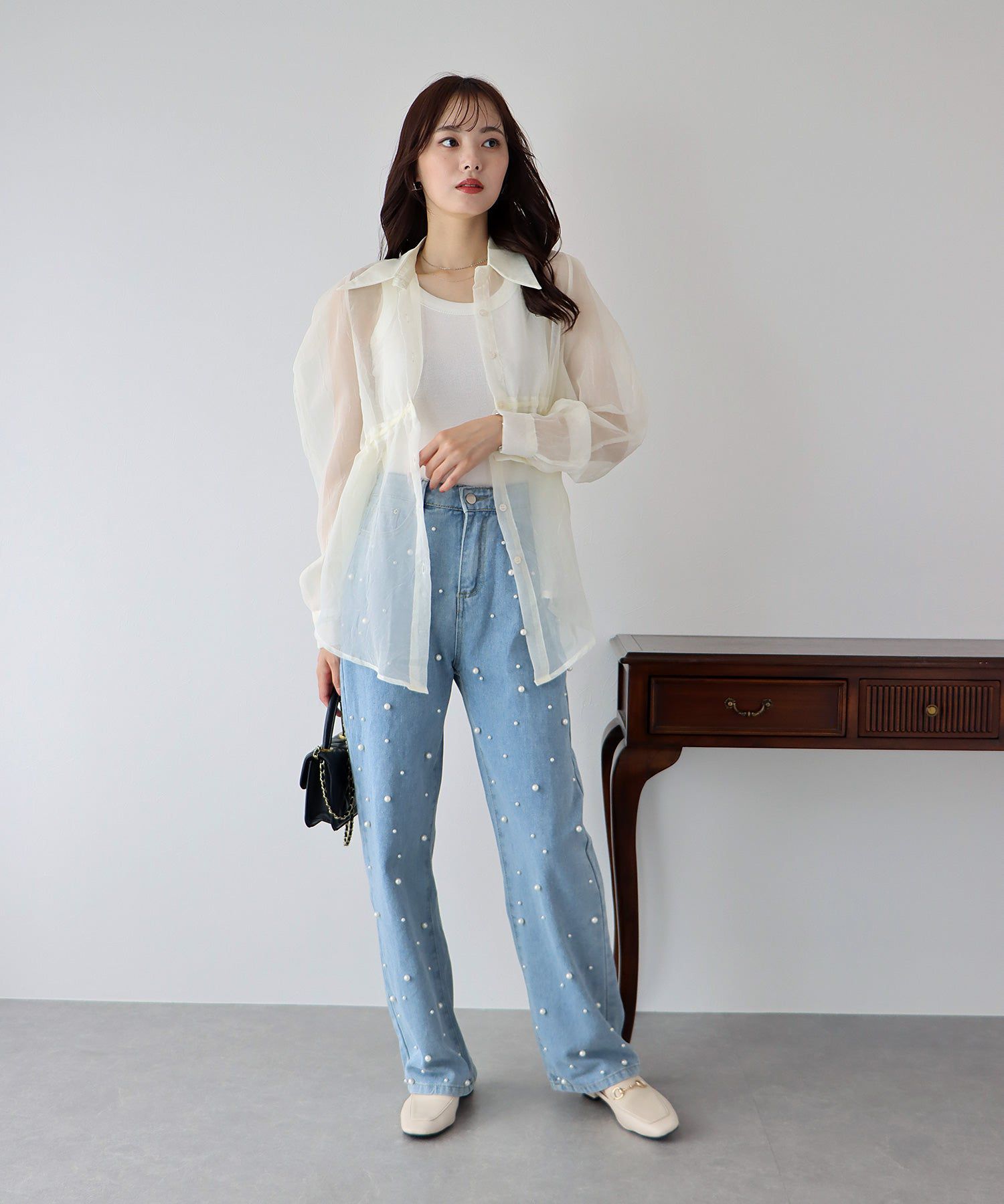 日本 BLUE EAST - 透膚抽繩翻領薄襯衫-米杏