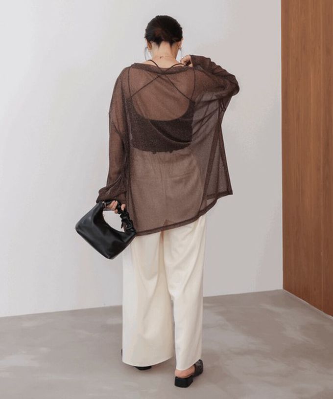 日本 Bab - 光澤閃耀透膚寬版長袖上衣-淺杏