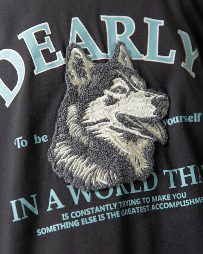 日本 gleam - 相良刺繡哈士奇印花帥氣長袖T恤-炭黑