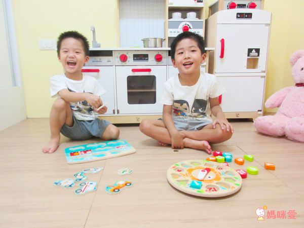 Hape - 快樂時鐘立體木拼圖-(新版)