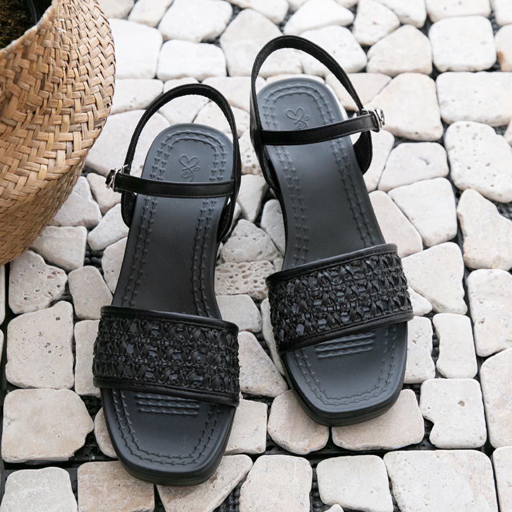 韓國 PINKELEPHANT - 防水鏤空編織輕量厚底涼鞋(5cm)-黑