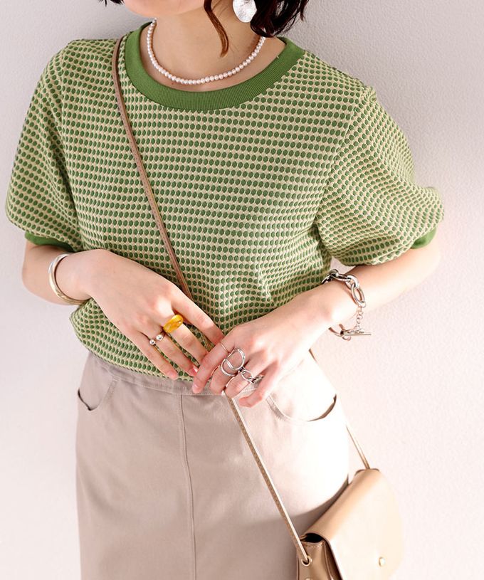 日本 Classical Elf - 緹花圓領彈性泡泡五分袖上衣-黑