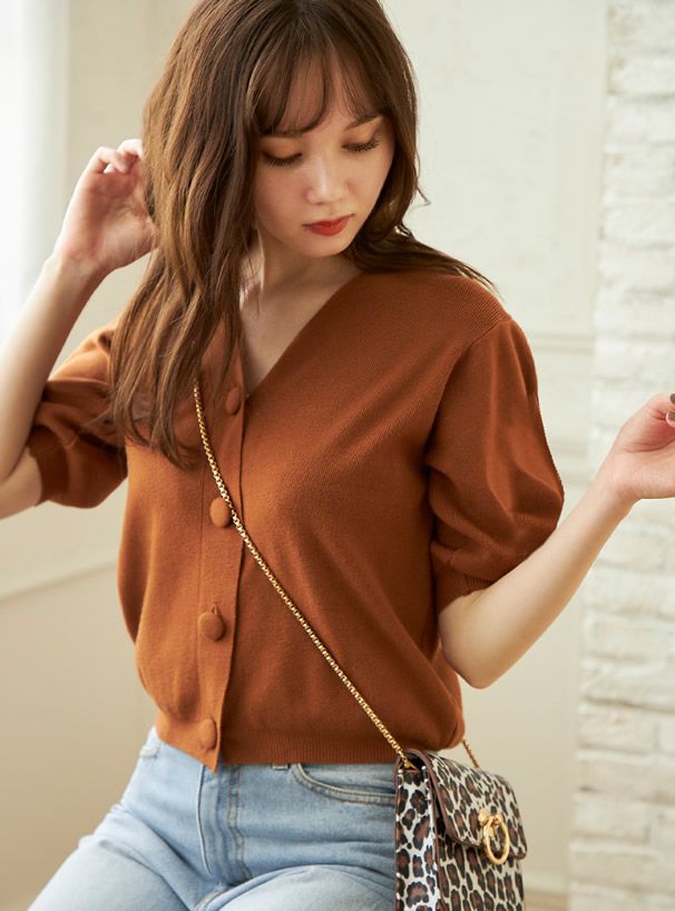 日本 GRL - 復古大圓釦V領五分袖針織上衣-焦糖棕