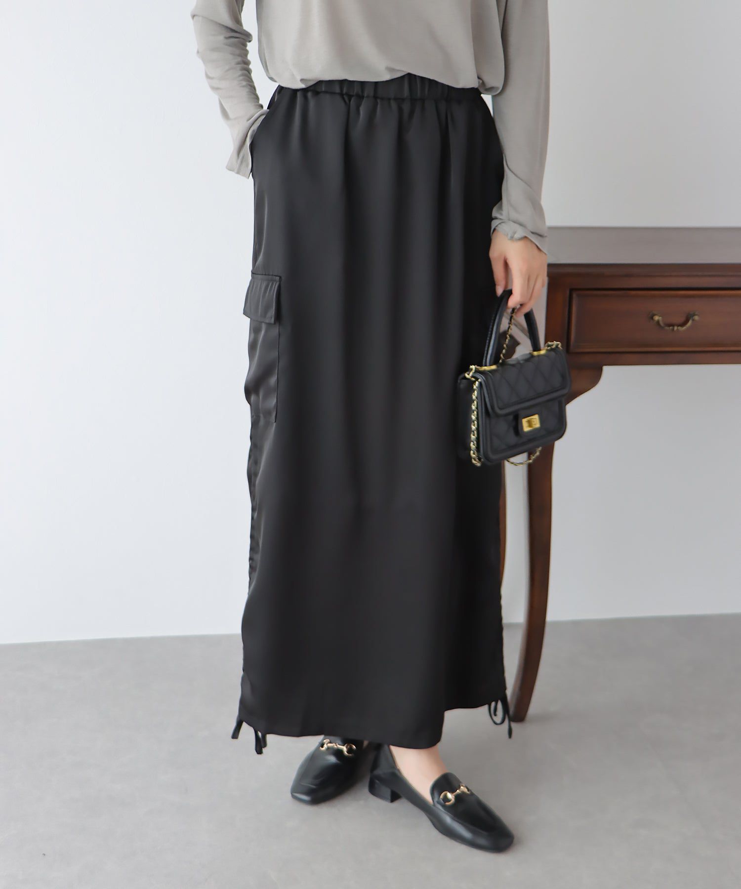 日本 BLUE EAST - 帥氣側抽繩工裝裙-深灰