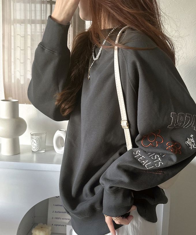 日本 Classical Elf - 俏皮塗鴉裏起毛長袖上衣-淺灰