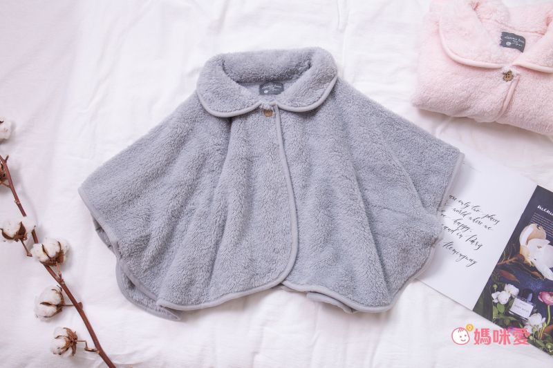 日本 AUBE - 毛茸茸保暖披肩斗篷(親子通用款)-水藍