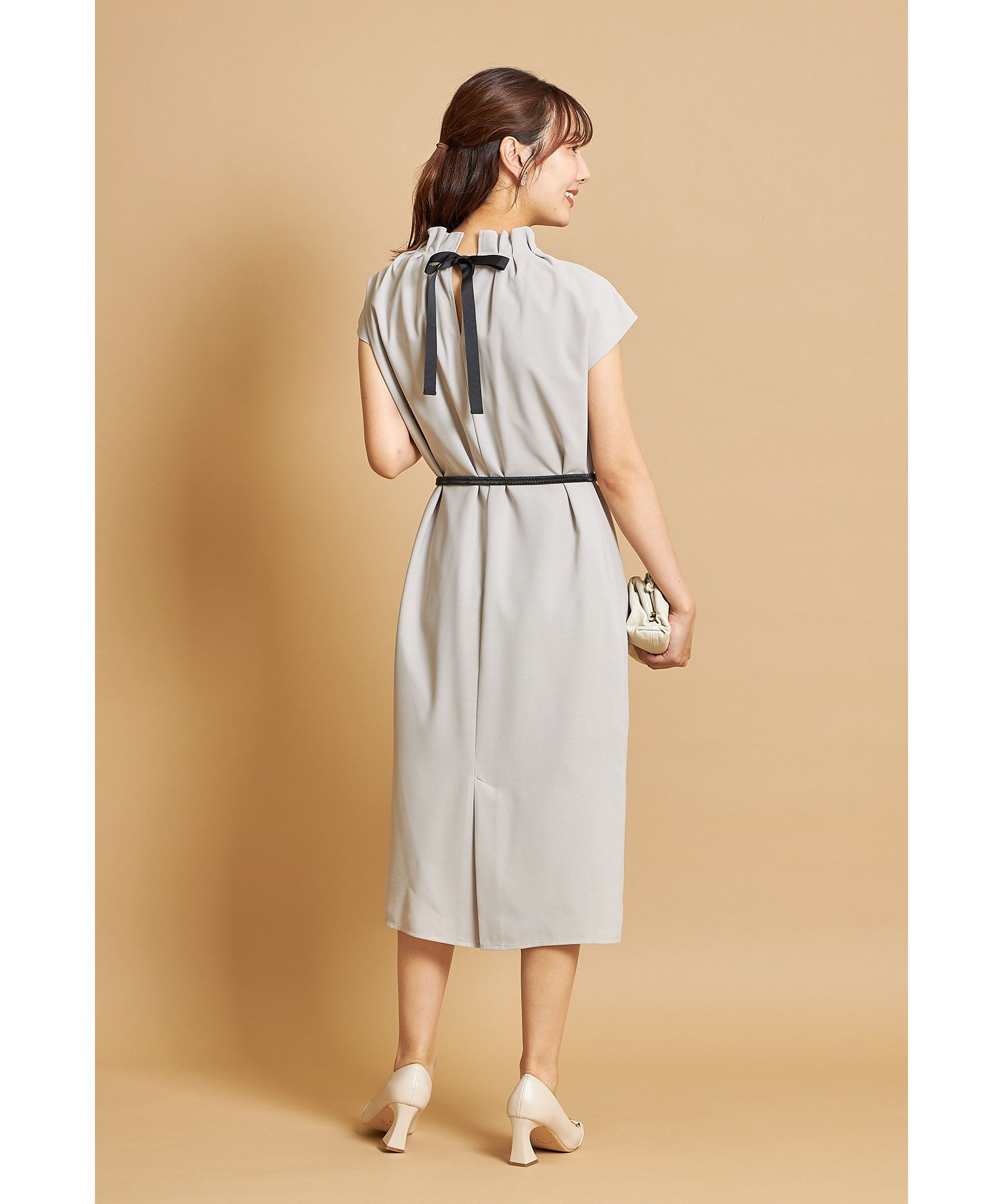 日本 tocco-closet - 高雅珍珠皺摺簡約洋裝-知性黑