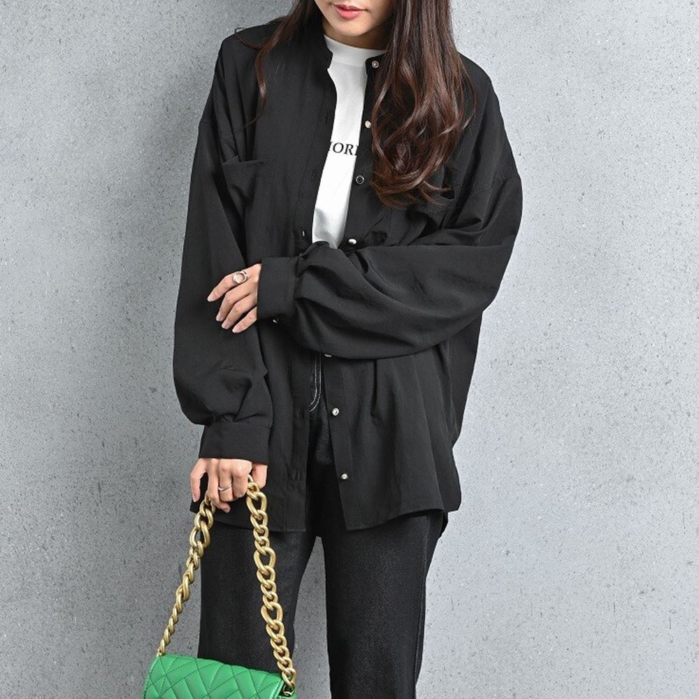 日本 ELENCARE DUE - 不規則釦設計圓領寬鬆襯衫-黑