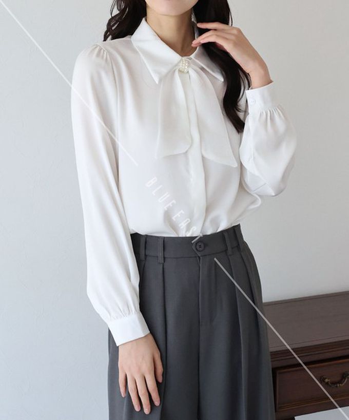 日本 BLUE EAST - 華美珍珠墜飾蝴蝶結緞面長袖襯衫-粉紅 (M)