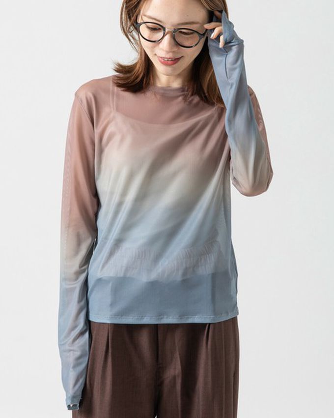 日本 gleam - 唯美漸層透膚圓領長袖上衣-杏x煙燻綠