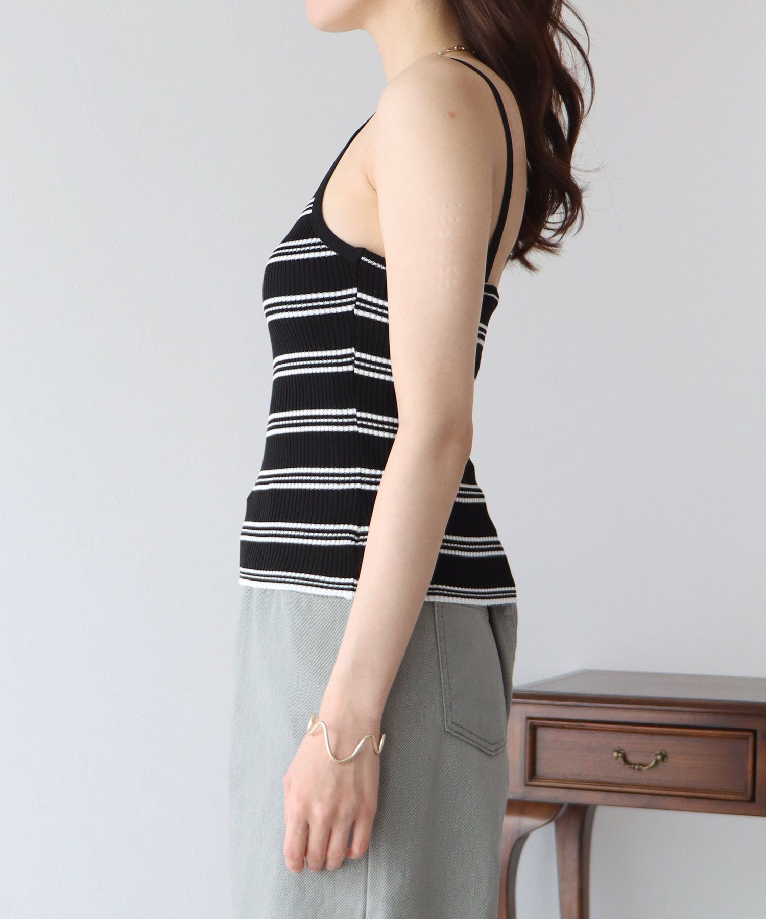 日本 BLUE EAST - 彈性羅紋無袖上衣/內搭-條紋-黑