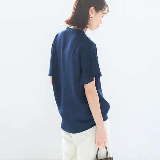 日本 BELLUNA - 雪紡小V領剪裁波浪短袖上衣-粉杏