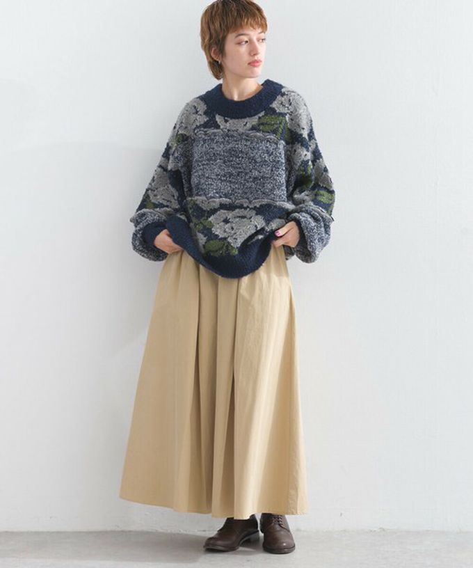 日本 Lupilien - 毛茸感華麗大花朵針織上衣-海軍藍