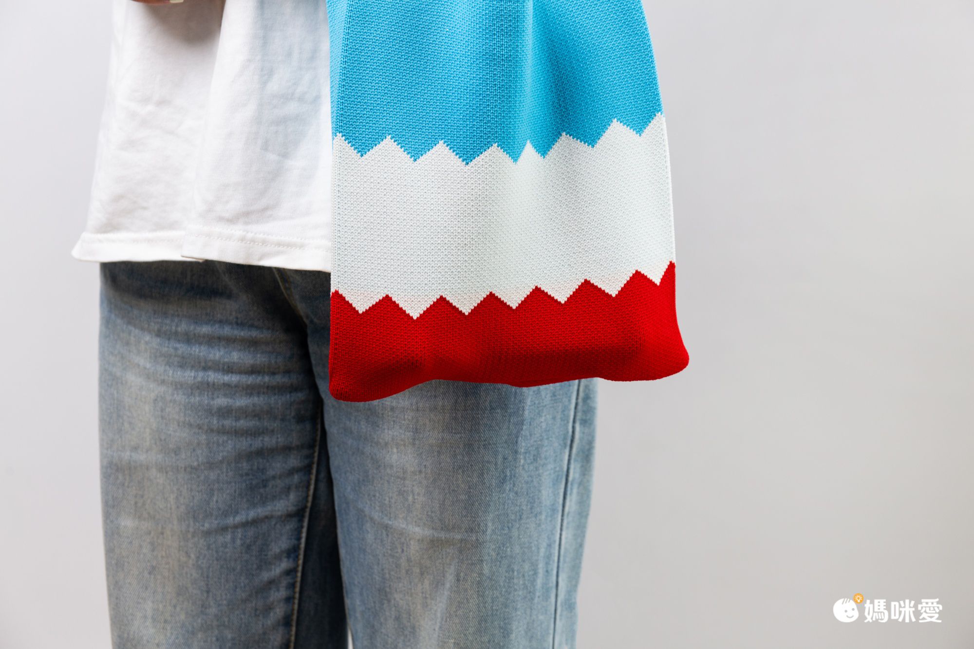 輕便休閒針織手拿包/手提包-黑白條紋-黑+白 (20x35cm)