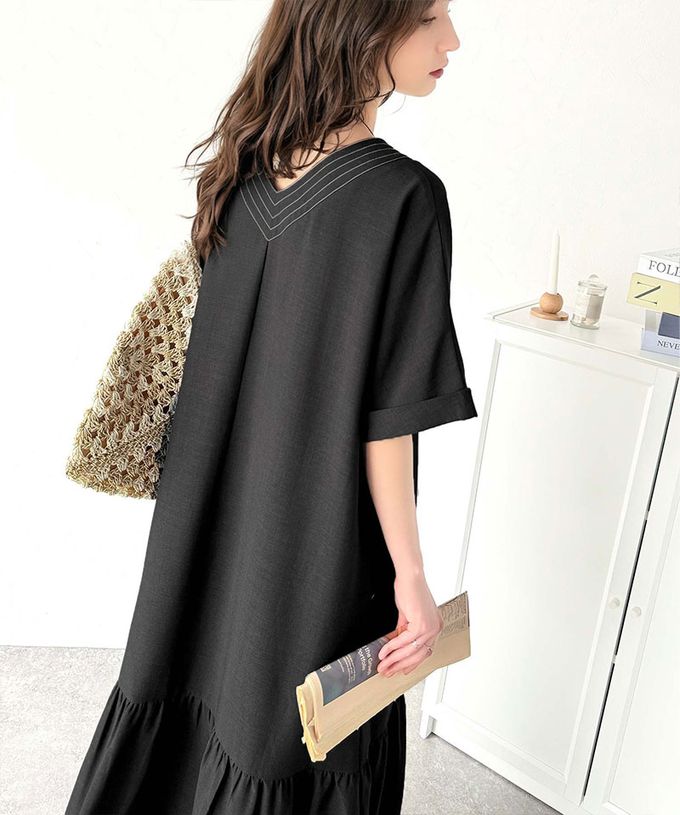 日本 Classical Elf - 顯瘦線條V領傘狀五分袖洋裝-海軍藍