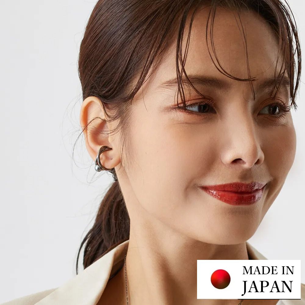 日本製 單顆珍珠線條耳骨夾-霧黑