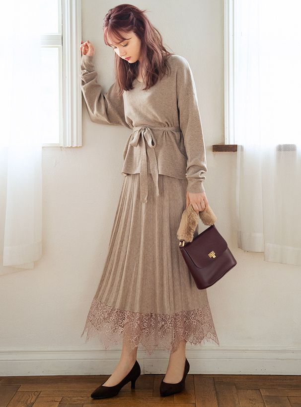 日本 GRL - V領綁帶上衣x蕾絲百褶長裙2件組-典雅黑