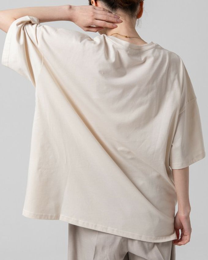 日本 gleam - 燙金光澤廓形寬版天竺棉短袖T恤-金x奶油杏