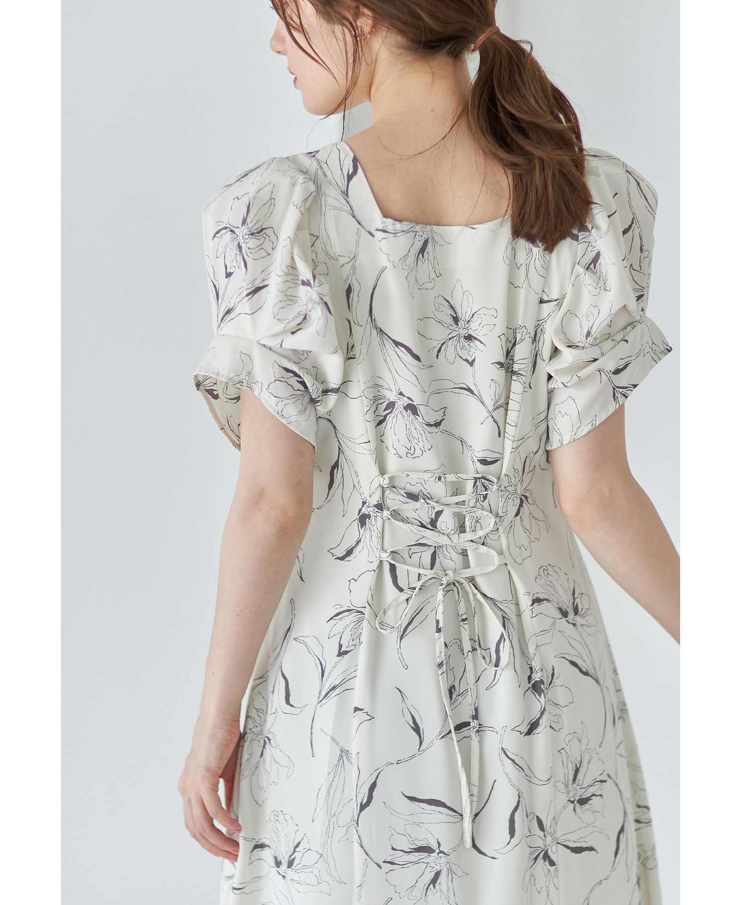 日本 tocco-closet - 典雅方領後綁帶泡泡袖洋裝-純潔百合-春芽綠