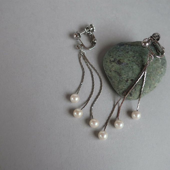 日本 Melody Accessory - 日本製 搖曳三珍珠垂墜感耳環-金