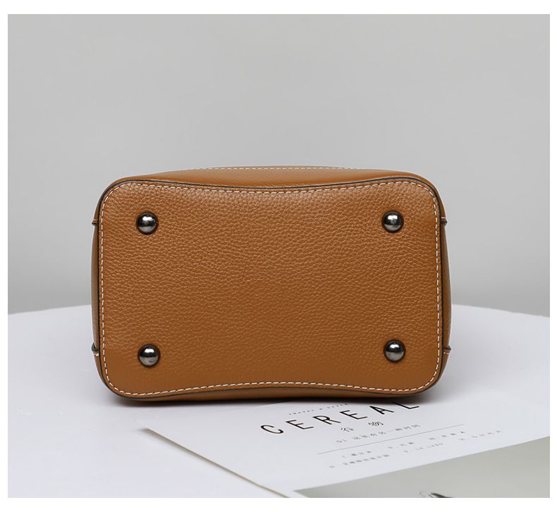 真皮小水桶單肩斜挎包-附2種背帶-酒紅色 (19.5x20x12cm)