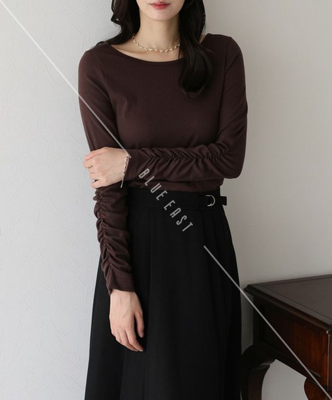 日本 BLUE EAST - 個性皺褶顯瘦U領合身長袖上衣-白