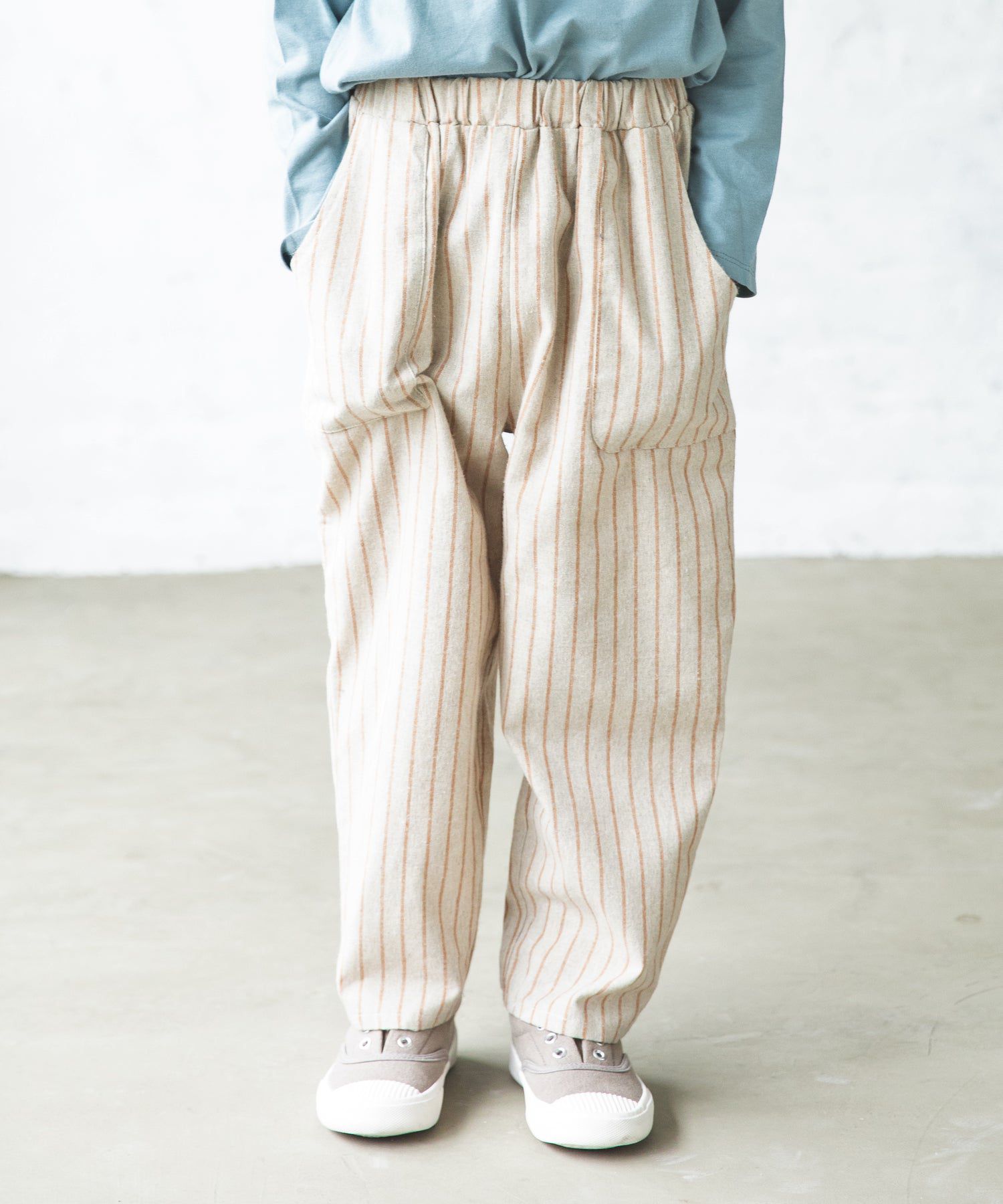 日本 PAIRMANON - 百搭鬆緊長褲-細直條紋-黑