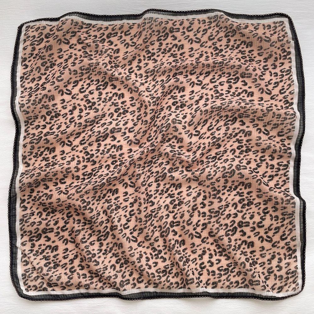 法式棉麻披肩方巾-豹紋-粉棕 (90x90cm)