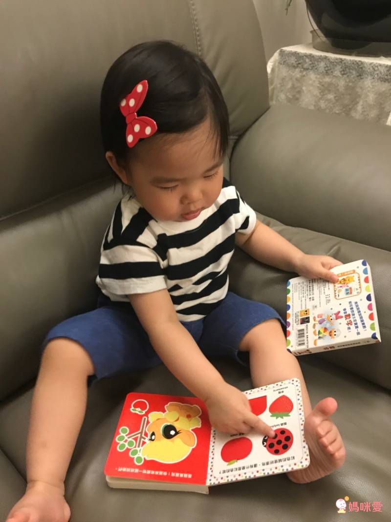 超便宜單本57元起！迪士尼卡通人物★ 洞洞書 / 著色拼圖 / 口袋書 / 泡泡棒 ★放假打發時間必備